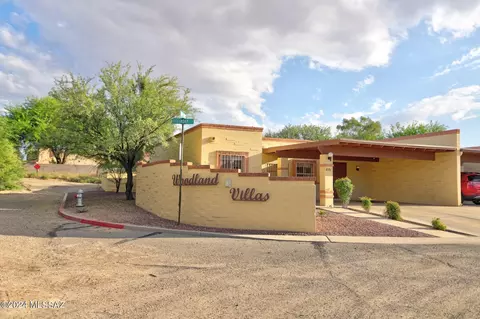 8186 E Rivenoak Dr, Tucson, AZ 85715