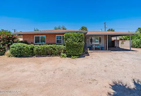 7017 E Calle Orion, Tucson, AZ 85710