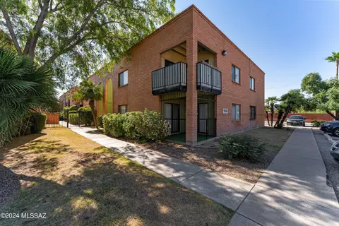 1530 S Columbus Blvd #3, Tucson, AZ 85711