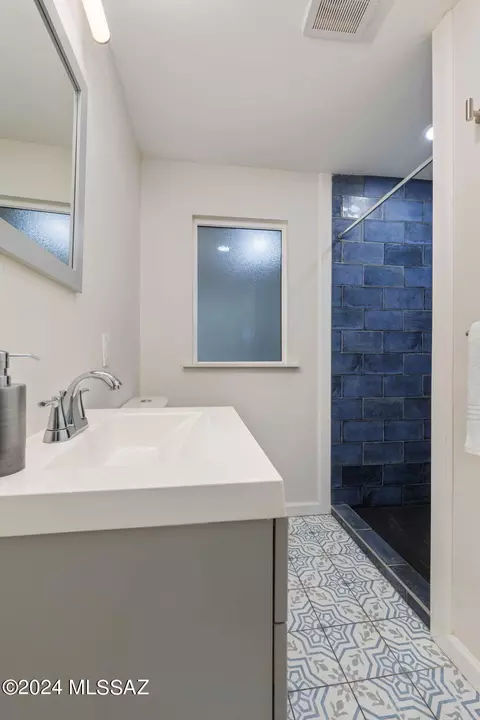 Bath - 3517 E Cody St, Tucson, AZ 85716 photo 3 of 3