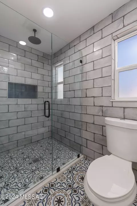 Bath - 3517 E Cody St, Tucson, AZ 85716 photo 1 of 3