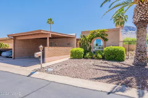 10136 N Valle Del Oro Dr, Oro Valley, AZ 85737