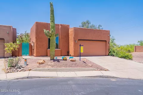 523 N Brook Park Dr, Tucson, AZ 85710