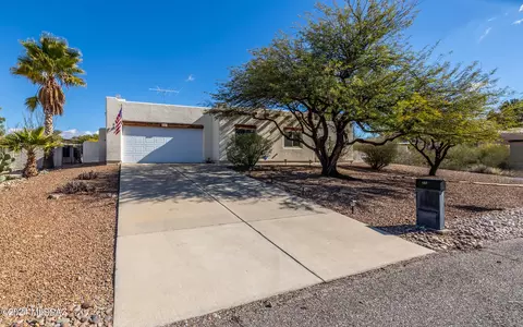 181 S Atlanta Dr, Vail, AZ 85641