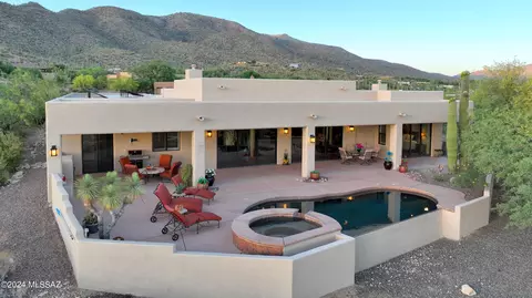 5433 N Sabino Highlands Pl, Tucson, AZ 85749