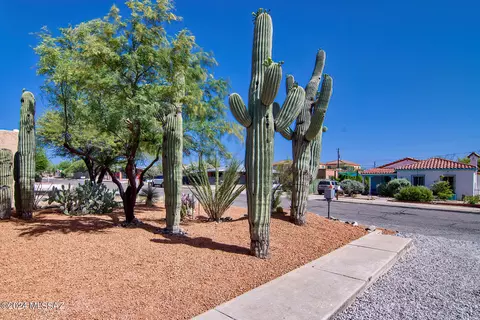 Exterior - 215 E Lee St, Tucson, AZ 85705 photo 5 of 14