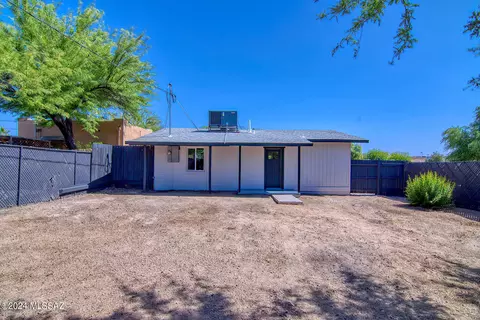 Exterior - 215 E Lee St, Tucson, AZ 85705 photo 10 of 14