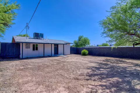 Exterior - 215 E Lee St, Tucson, AZ 85705 photo 11 of 14