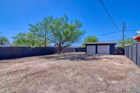 Exterior - 215 E Lee St, Tucson, AZ 85705 photo 7 of 14