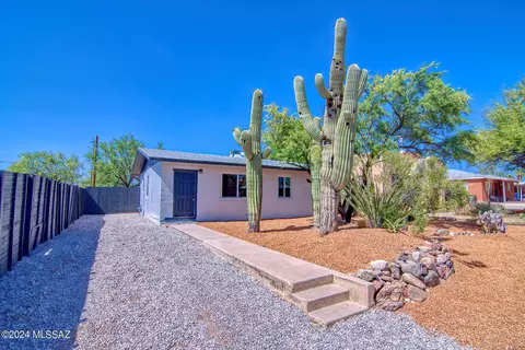 Exterior - 215 E Lee St, Tucson, AZ 85705 photo 3 of 14