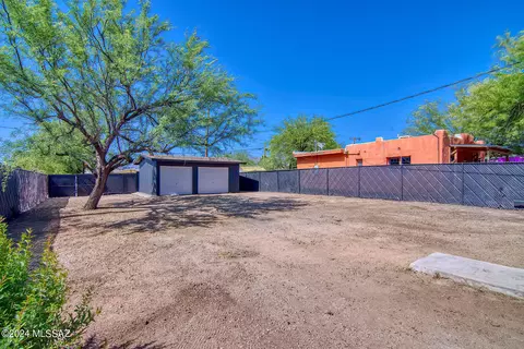 Exterior - 215 E Lee St, Tucson, AZ 85705 photo 8 of 14