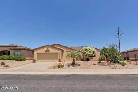 994 W Tenniel Dr, Green Valley, AZ 85614