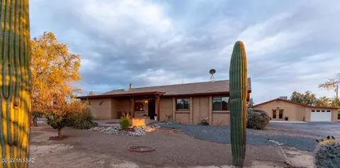 4375 W Turkey Ln, Tucson, AZ 85742