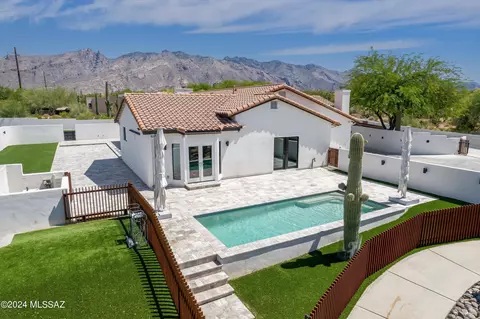 4951 N Valley View Rd, Tucson, AZ 85718