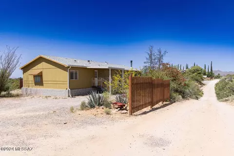 4550 E Magoo Rd, Tucson, AZ 85739