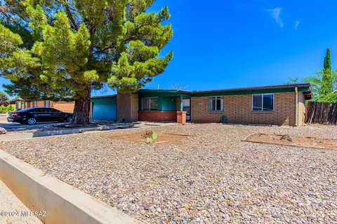 2253 E Santa Teresa Dr, Sierra Vista, AZ 85635