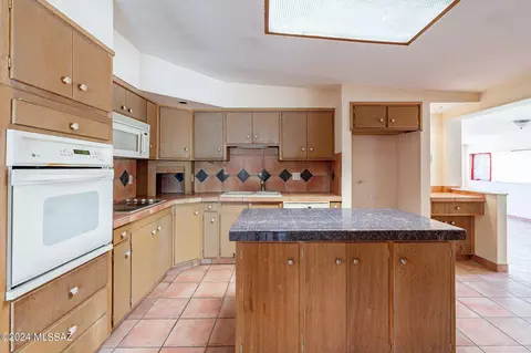 Kitchen - 5128 E 2nd St, Tucson, AZ 85711 photo 2 of 3