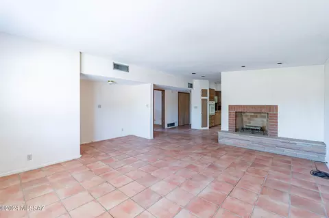 Living - 5128 E 2nd St, Tucson, AZ 85711 photo 2 of 5