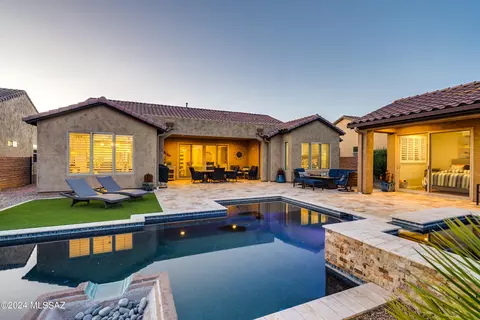 1642 N Dry Springs Dr, Green Valley, AZ 85614