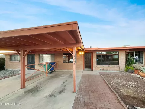 3305 E Navajo Pl, Tucson, AZ 85716