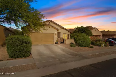 8050 N Circulo El Palmito, Tucson, AZ 85704