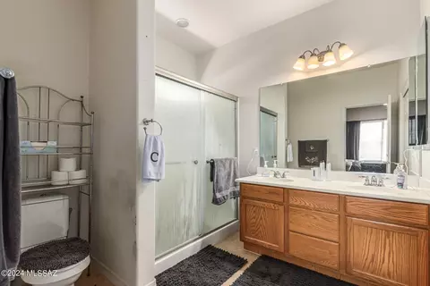 Bath - 10378 E Painted Turtle Ln, Tucson, AZ 85747 photo 1 of 2