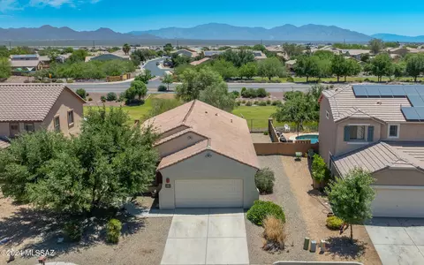 11253 W Harvester Dr, Marana, AZ 85653
