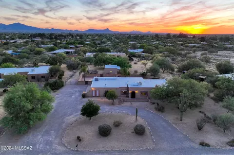 7741 N Northern Ave, Tucson, AZ 85704