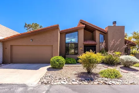 5688 N Calle De La Reina, Tucson, AZ 85718
