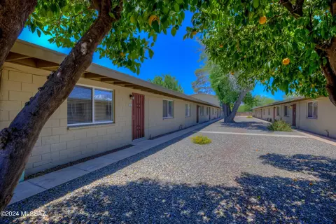 2821 N Columbus Blvd #12, Tucson, AZ 85712