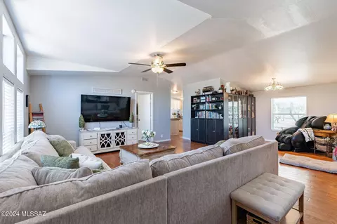 13680 E Blue Cactus Ln, Vail, AZ 85641 photo 5