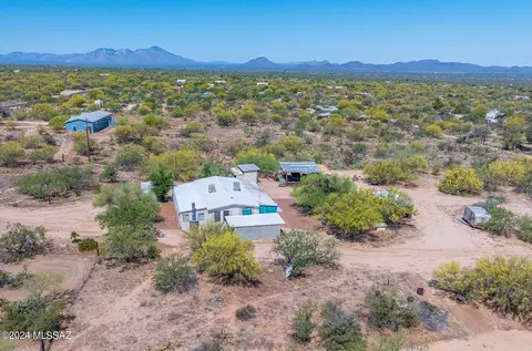 12470 W Hilltop Rd, Tucson, AZ 85736
