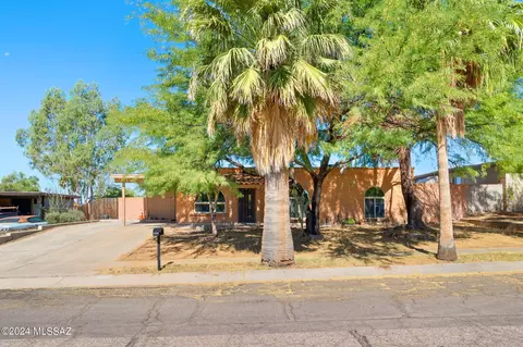 3244 S Serena Cir S, Tucson, AZ 85730