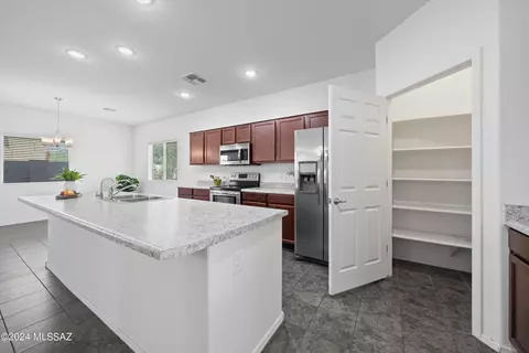 Kitchen - 6530 E Brushback Loop, Tucson, AZ 85756 photo 2 of 4