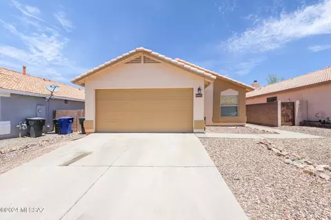 9405 E Yogo Sapphire Ln, Tucson, AZ 85747