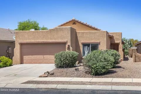 7926 W Sacramento Hill Dr, Tucson, AZ 85743