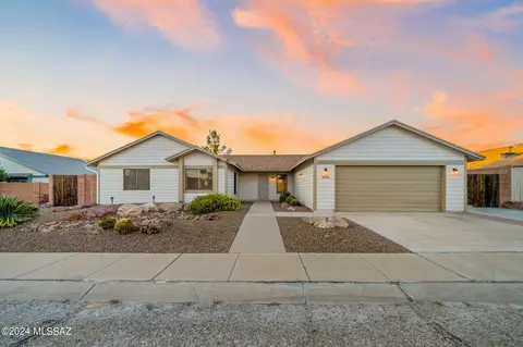 10015 Eugenia Dr, Tucson, AZ 85730