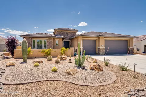 567 N Keyes Rd, Green Valley, AZ 85614