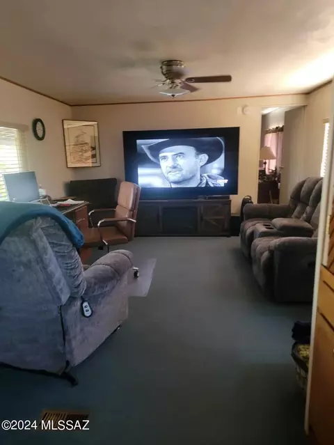 1010 W Teeling Ln, Willcox, AZ 85643 photo 5