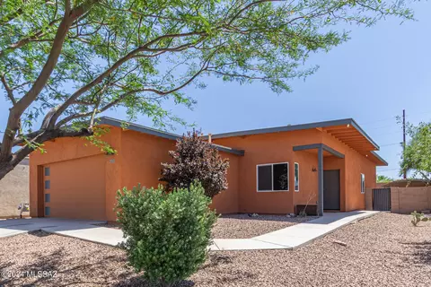 3081 N Dasylirion Dr, Tucson, AZ 85745