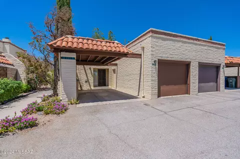 9783 E Calle De La Ilusion, Tucson, AZ 85748