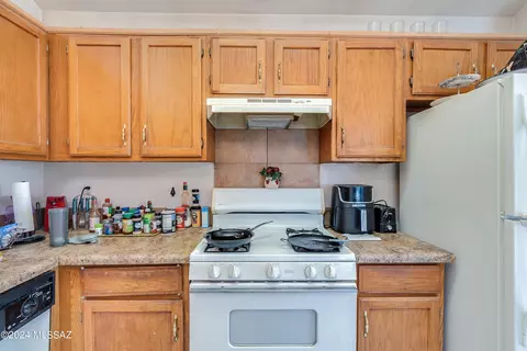 Kitchen - 219 W Melridge St, Tucson, AZ 85706 photo 6 of 6