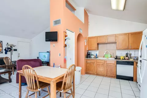 Kitchen - 219 W Melridge St, Tucson, AZ 85706 photo 1 of 6