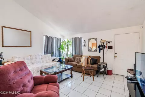 Living - 219 W Melridge St, Tucson, AZ 85706 photo 1 of 2