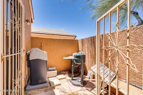Exterior - 219 W Melridge St, Tucson, AZ 85706 photo 2 of 7