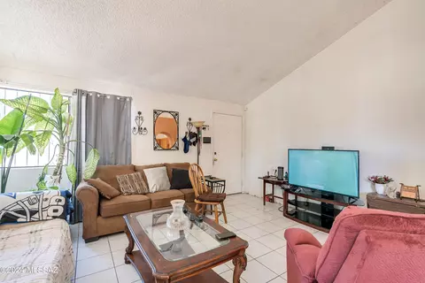 Living - 219 W Melridge St, Tucson, AZ 85706 photo 2 of 2