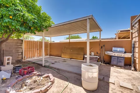 Exterior - 219 W Melridge St, Tucson, AZ 85706 photo 6 of 7
