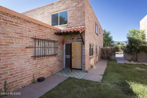 6665 E Calle La Paz #C, Tucson, AZ 85715