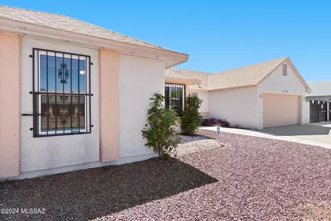 7110 S Camino Libertad, Tucson, AZ 85746