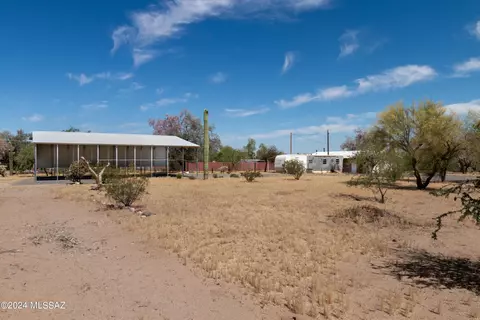 6711 N Blue Blvd, Tucson, AZ 85743